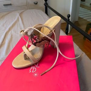 blush pink with snake print strappy heel👡🌷